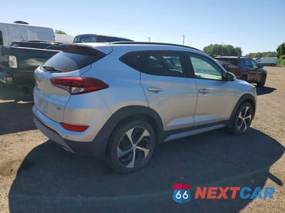 Trzecie zdjęcie samochodu z tyłu: 2018 HYUNDAI TUCSON VALUE VIN:KM8J3CA2XJU797683 - miniatura