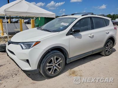 2017 TOYOTA RAV4 LE JTMZFREV8HJ706220 - główne zdjęcie licytacji z USA - miniatura