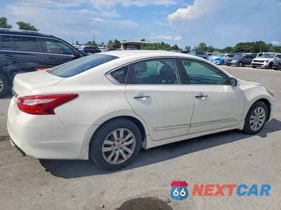 Trzecie zdjęcie samochodu z tyłu: 2017 NISSAN ALTIMA 2.5 S VIN:1N4AL3APXHN322447 - miniatura
