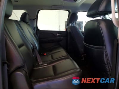 Zdjęcie 11 z 13 samochodu: 2011 CHEVROLET SUBURBAN VIN:1GNSK5E31BR117711 - miniatura