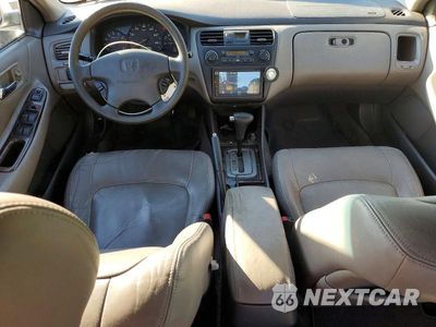 Zdjęcie 8 z 12 samochodu: 2001 HONDA ACCORD EX VIN:1HGCG16571A072246 - miniatura