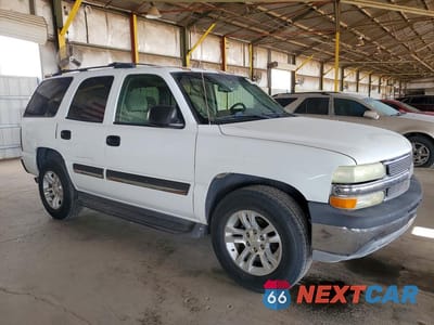 Czwarte zdjęcie samochodu z boku: 2004 CHEVROLET TAHOE C1500 VIN:1GNEC13V94J108330 - miniatura