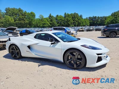 Czwarte zdjęcie samochodu z boku: 2024 CHEVROLET CORVETTE E-RAY 2LZ VIN:1G1YL3D44R5500390 - miniatura