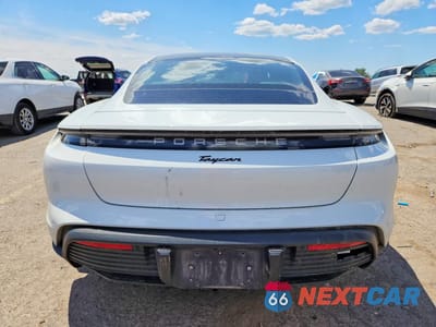 Zdjęcie 6 z 12 samochodu: 2023 PORSCHE TAYCAN VIN:WP0AA2Y19PSA12627 - miniatura