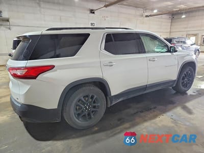 Trzecie zdjęcie samochodu z tyłu: 2019 CHEVROLET TRAVERSE LT VIN:1GNERGKW4KJ254367 - miniatura