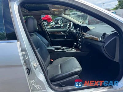 Zdjęcie 8 z 11 samochodu: 2014 MERCEDES-BENZ C 300 4MATIC VIN:WDDGF8AB7EG239514 - miniatura