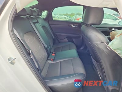 Zdjęcie 10 z 12 samochodu: 2024 KIA FORTE GT LINE VIN:3KPF54AD7RE790292 - miniatura