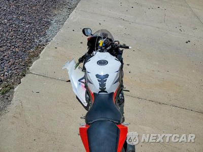 Zdjęcie 6 z 9 samochodu: 2015 HONDA CBR1000 RR VIN:JH2SC5902FK700056 - miniatura