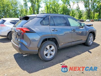 Trzecie zdjęcie samochodu z tyłu: 2025 TOYOTA RAV4 HYBRID XLE VIN:JTMRWRFV1SJ087742 - miniatura
