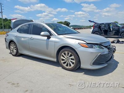 Czwarte zdjęcie samochodu z boku: 2022 TOYOTA CAMRY LE VIN:4T1C11AK7NU688476 - miniatura