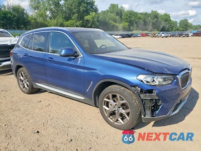 Czwarte zdjęcie samochodu z boku: 2022 BMW X3 XDRIVE30I VIN:5UX53DP00N9K66629 - miniatura