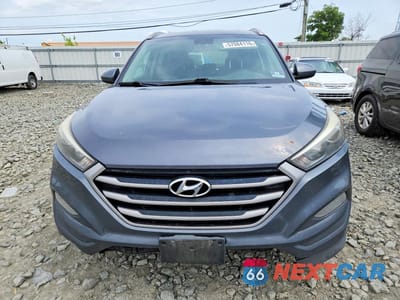 Piąte zdjęcie samochodu w środku: 2017 HYUNDAI TUCSON SE VIN:KM8J3CA49HU496768 - miniatura