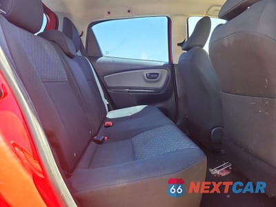 Zdjęcie 10 z 13 samochodu: 2015 TOYOTA YARIS 5-DOOR L VIN:VNKKTUD35FA043142 - miniatura