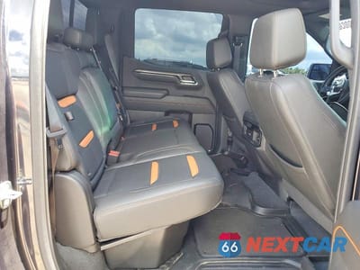 Zdjęcie 10 z 12 samochodu: 2022 GMC SIERRA K1500 AT4 VIN:1GTUUEET1NZ618999 - miniatura