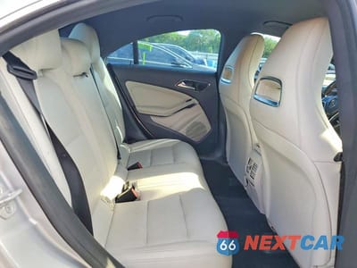 Zdjęcie 10 z 12 samochodu: 2014 MERCEDES-BENZ CLA 250 VIN:WDDSJ4EB7EN035559 - miniatura