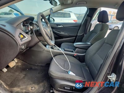 Zdjęcie 7 z 12 samochodu: 2017 CHEVROLET CRUZE LT VIN:1G1BE5SM7H7251424 - miniatura