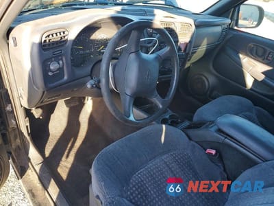 Zdjęcie 8 z 12 samochodu: 1999 CHEVROLET BLAZER VIN:1GNCT18W8XK175654 - miniatura