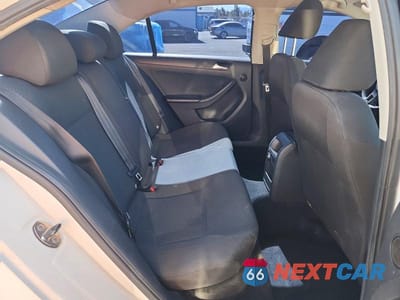 Zdjęcie 10 z 12 samochodu: 2014 VOLKSWAGEN JETTA BASE VIN:3VW2K7AJ9EM235596 - miniatura