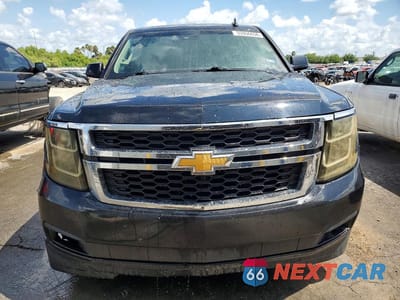 Piąte zdjęcie samochodu w środku: 2018 CHEVROLET SUBURBAN C1500 LT VIN:1GNSCHKC5JR371326 - miniatura