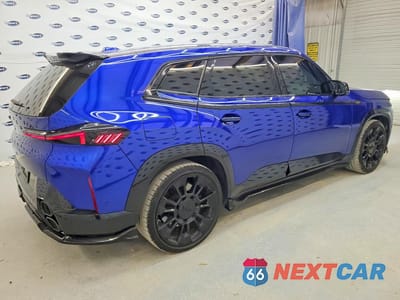 Trzecie zdjęcie samochodu z tyłu: 2023 BMW XM VIN:5YM23CS0XP9S15459 - miniatura