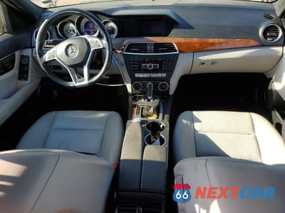 Zdjęcie 8 z 12 samochodu: 2013 MERCEDES-BENZ C 300 4MATIC VIN:WDDGF8AB5DA840065 - miniatura