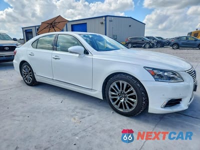 Czwarte zdjęcie samochodu z boku: 2015 LEXUS LS 460 VIN:JTHBL5EF7F5133293 - miniatura