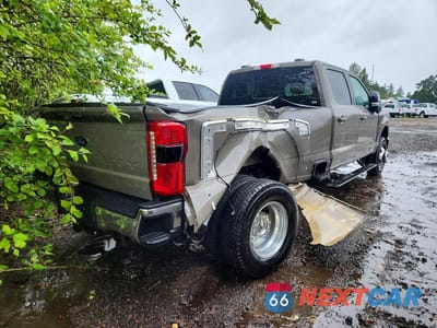 Trzecie zdjęcie samochodu z tyłu: 2026 FORD F350 SUPER DUTY VIN:1FT8W3DT9TED83161 - miniatura