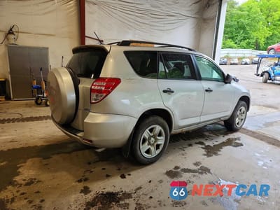 Trzecie zdjęcie samochodu z tyłu: 2011 TOYOTA RAV4 BASE VIN:2T3BF4DV3BW106199 - miniatura