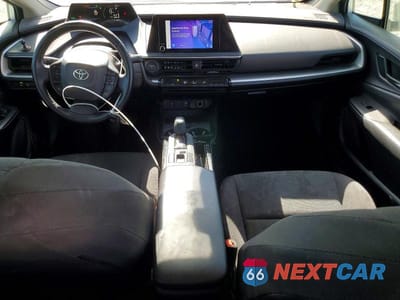 Zdjęcie 8 z 12 samochodu: 2023 TOYOTA PRIUS LE VIN:JTDACAAU9P3013440 - miniatura