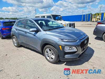 Czwarte zdjęcie samochodu z boku: 2020 HYUNDAI KONA SE VIN:KM8K12AA4LU595842 - miniatura