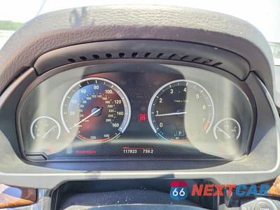 Zdjęcie 9 z 13 samochodu: 2015 BMW X5 XDRIVE35I VIN:5UXKR0C5XF0P10536 - miniatura
