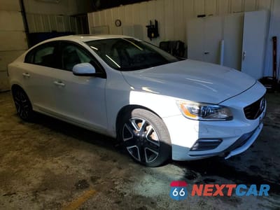 Czwarte zdjęcie samochodu z boku: 2018 VOLVO S60 DYNAMIC VIN:YV140MTL5J2453092 - miniatura