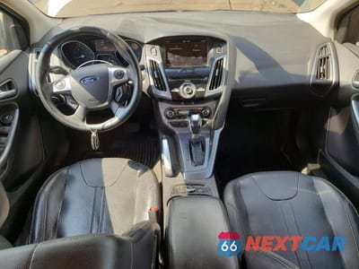 Zdjęcie 8 z 12 samochodu: 2012 FORD FOCUS TITANIUM VIN:1FAHP3N23CL330122 - miniatura