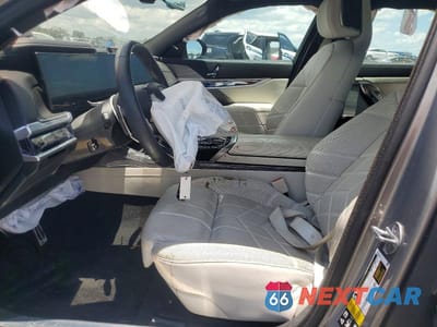 Zdjęcie 7 z 12 samochodu: 2023 BMW 760 XI VIN:WBA33EJ02PCL76964 - miniatura