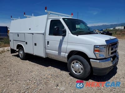 Czwarte zdjęcie samochodu z boku: 2025 FORD ECONOLINE E350 SUPER DUTY CUTAWAY VAN VIN:1FDWE3FN3SDD04169 - miniatura