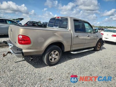 Trzecie zdjęcie samochodu z tyłu: 2002 FORD F150 SUPERCREW VIN:1FTRW07612KB60220 - miniatura