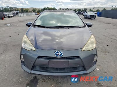 Piąte zdjęcie samochodu w środku: 2014 TOYOTA PRIUS C ONE VIN:JTDKDTB34E1080622 - miniatura
