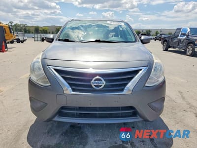Piąte zdjęcie samochodu w środku: 2018 NISSAN VERSA SV VIN:3N1CN7AP0JL873063 - miniatura
