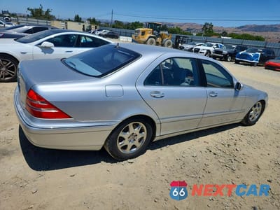 Trzecie zdjęcie samochodu z tyłu: 2001 MERCEDES-BENZ S 430 VIN:WDBNG70J21A171135 - miniatura