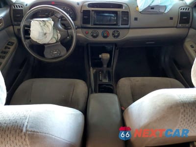 Zdjęcie 8 z 12 samochodu: 2003 TOYOTA CAMRY LE VIN:4T1BE32K93U179254 - miniatura
