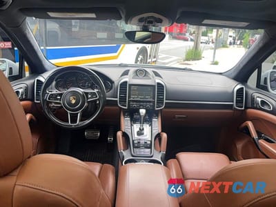 Zdjęcie 9 z 10 samochodu: 2016 PORSCHE CAYENNE GTS VIN:WP1AD2A21GLA79142 - miniatura
