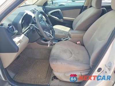 Zdjęcie 7 z 12 samochodu: 2006 TOYOTA RAV4 BASE VIN:JTMZD33V365011929 - miniatura