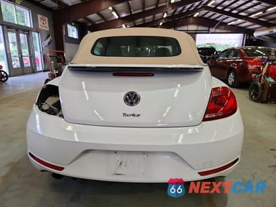 Zdjęcie 6 z 12 samochodu: 2013 VOLKSWAGEN BEETLE TURBO VIN:3VW7T7AT7DM821605 - miniatura