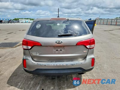 Zdjęcie 6 z 13 samochodu: 2015 KIA SORENTO LX VIN:5XYKT3A67FG657952 - miniatura