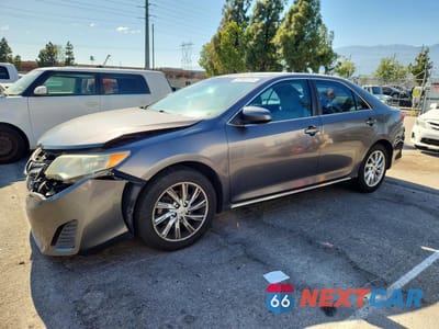 2013 TOYOTA CAMRY LE 4T4BF1FK0DR303379 - główne zdjęcie licytacji z USA - miniatura