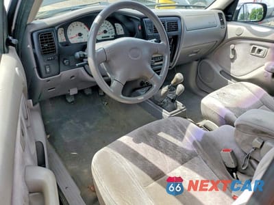 Zdjęcie 8 z 12 samochodu: 2002 TOYOTA TACOMA XTRACAB VIN:5TEWN72N92Z126504 - miniatura