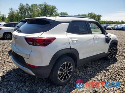 Trzecie zdjęcie samochodu z tyłu: 2026 CHEVROLET TRAILBLAZER LT VIN:KL79MPSL3TB116892 - miniatura