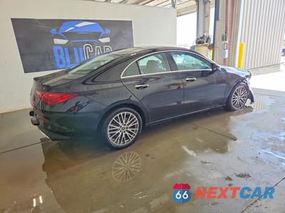 Trzecie zdjęcie samochodu z tyłu: 2025 MERCEDES-BENZ CLA 250 4MATIC VIN:W1K5J4HB4SN513084 - miniatura