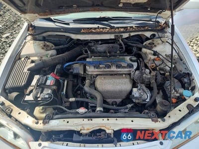 Zdjęcie 11 z 12 samochodu: 2001 HONDA ACCORD EX VIN:JHMCG668X1C021106 - miniatura
