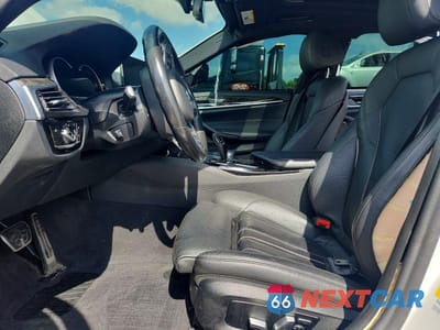 Zdjęcie 7 z 12 samochodu: 2019 BMW 540 I VIN:WBAJE5C52KWW30898 - miniatura